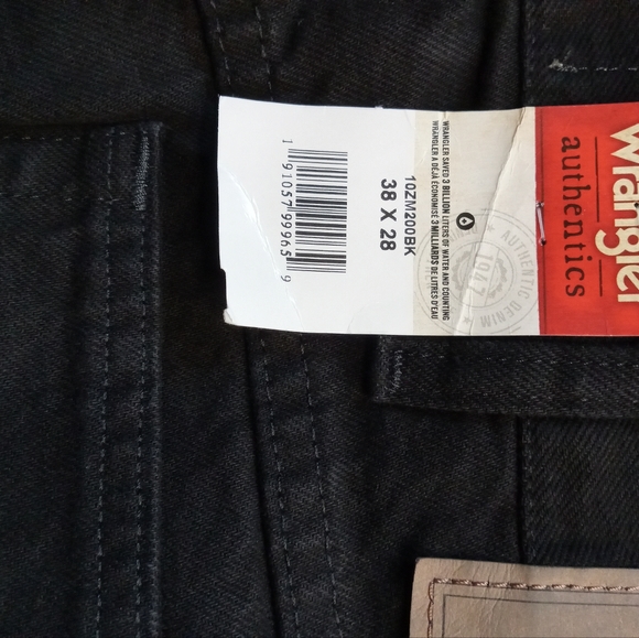 Wrangler authentic Men's Classic 5 pocket relaxed fit Jean, 38/28, Black - Picture 4 of 4
